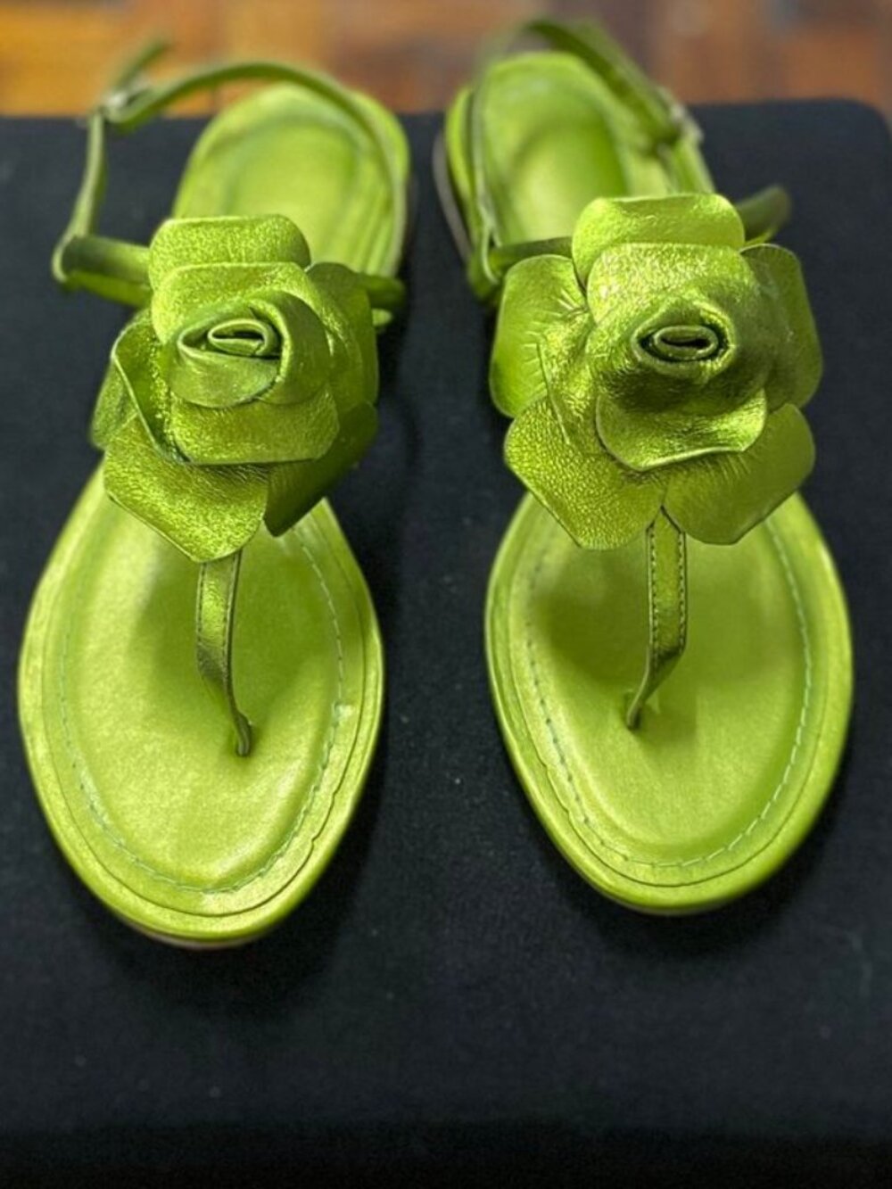 Santa LollaLime Green Leather Flower Strappy Sandal Size 37 / 6.5 USA